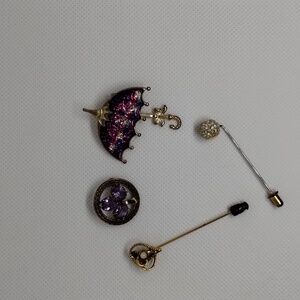 Mix set of hat pins and brooches